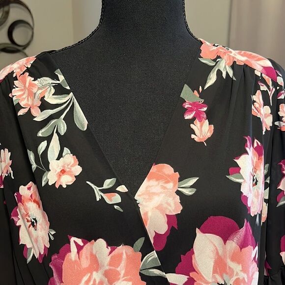 International Concepts Size Small Floral Blouse - Picture 2 of 6